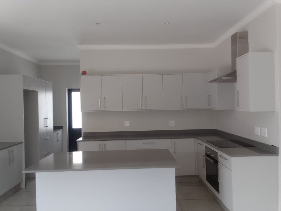 To Let 3 Bedroom Property for Rent in Blue Mountain Village Western Cape